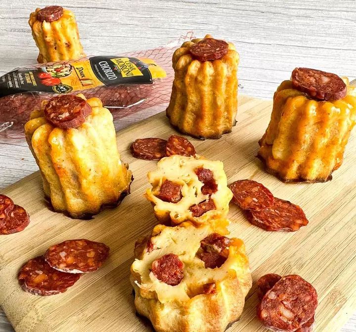 Cannelés au chorizo et au camembert César Moroni