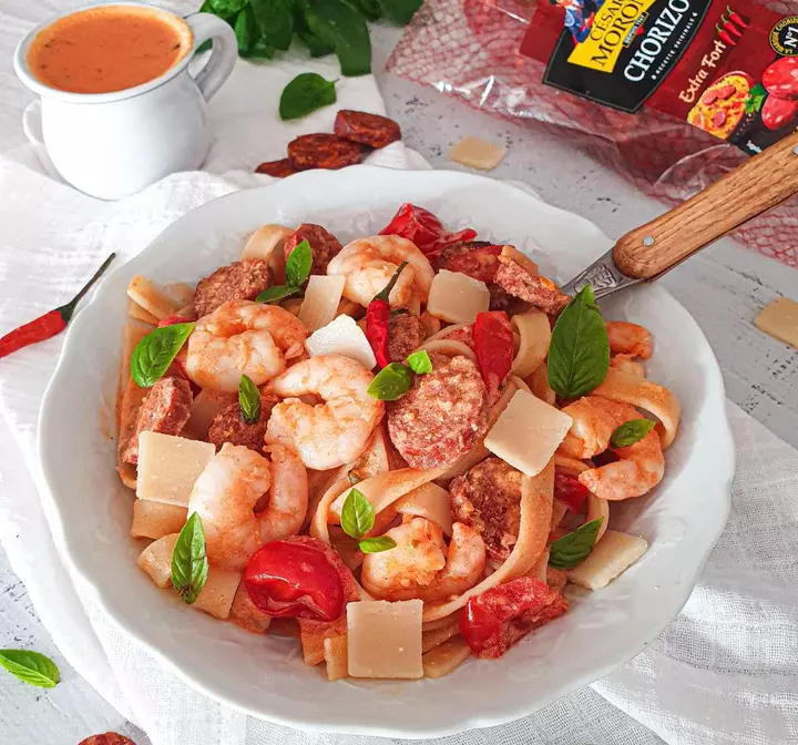 Pâtes aux crevettes et chorizo César Moroni