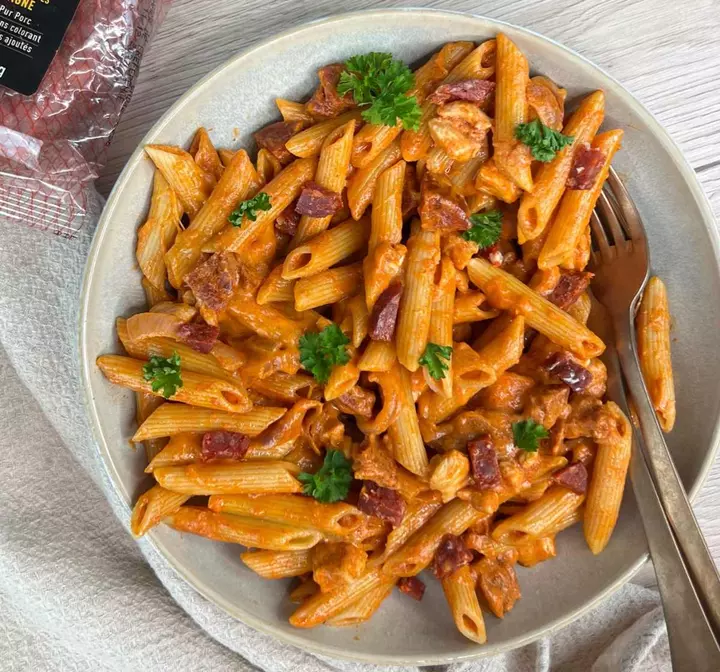 Penne crémeuses au chorizo et au poulet César Moroni