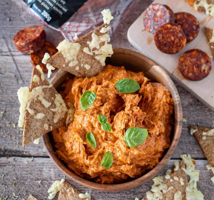 Rillettes de chorizo et ses chips de tortillas à l’Emmental César Moroni