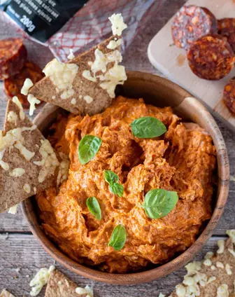 Rillettes de chorizo et ses chips de tortillas à l’Emmental César Moroni
